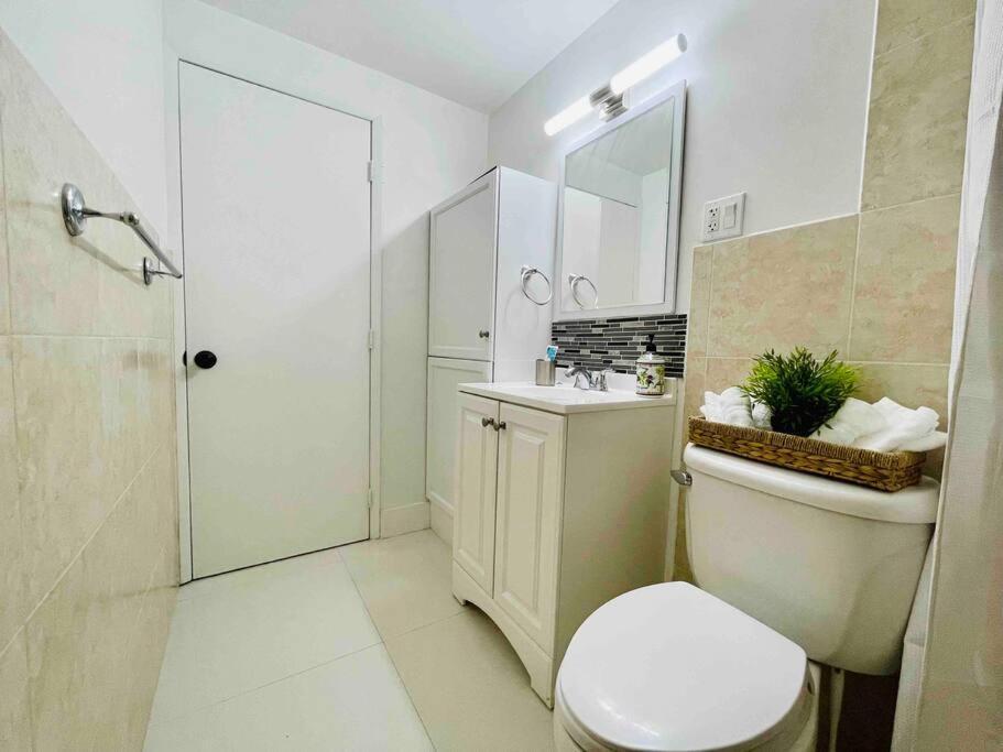 Sleeps 3, Cozy, Boho Style, In The Heart Of Miami -Free Parking Apartment Exterior photo