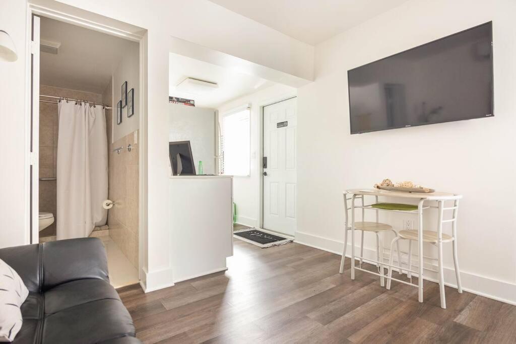 Sleeps 3, Cozy, Boho Style, In The Heart Of Miami -Free Parking Apartment Exterior photo