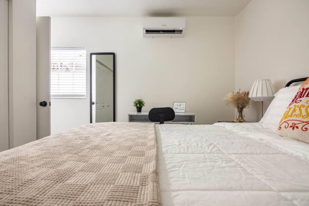 Sleeps 3, Cozy, Boho Style, In The Heart Of Miami -Free Parking Apartment Exterior photo